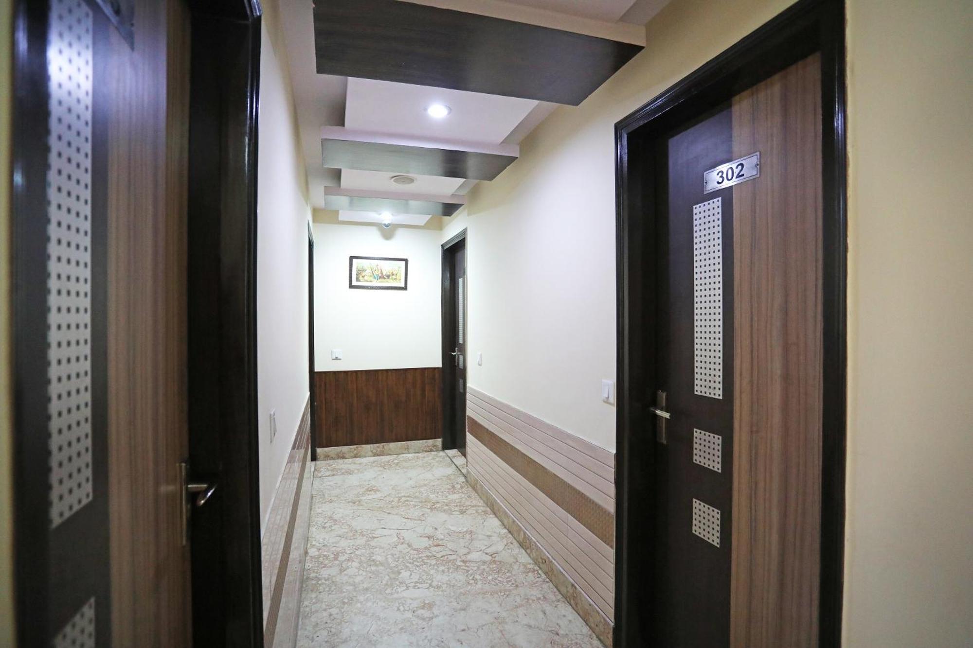 Oyo Hotel Vedas Heritage Delhi  Bagian luar foto