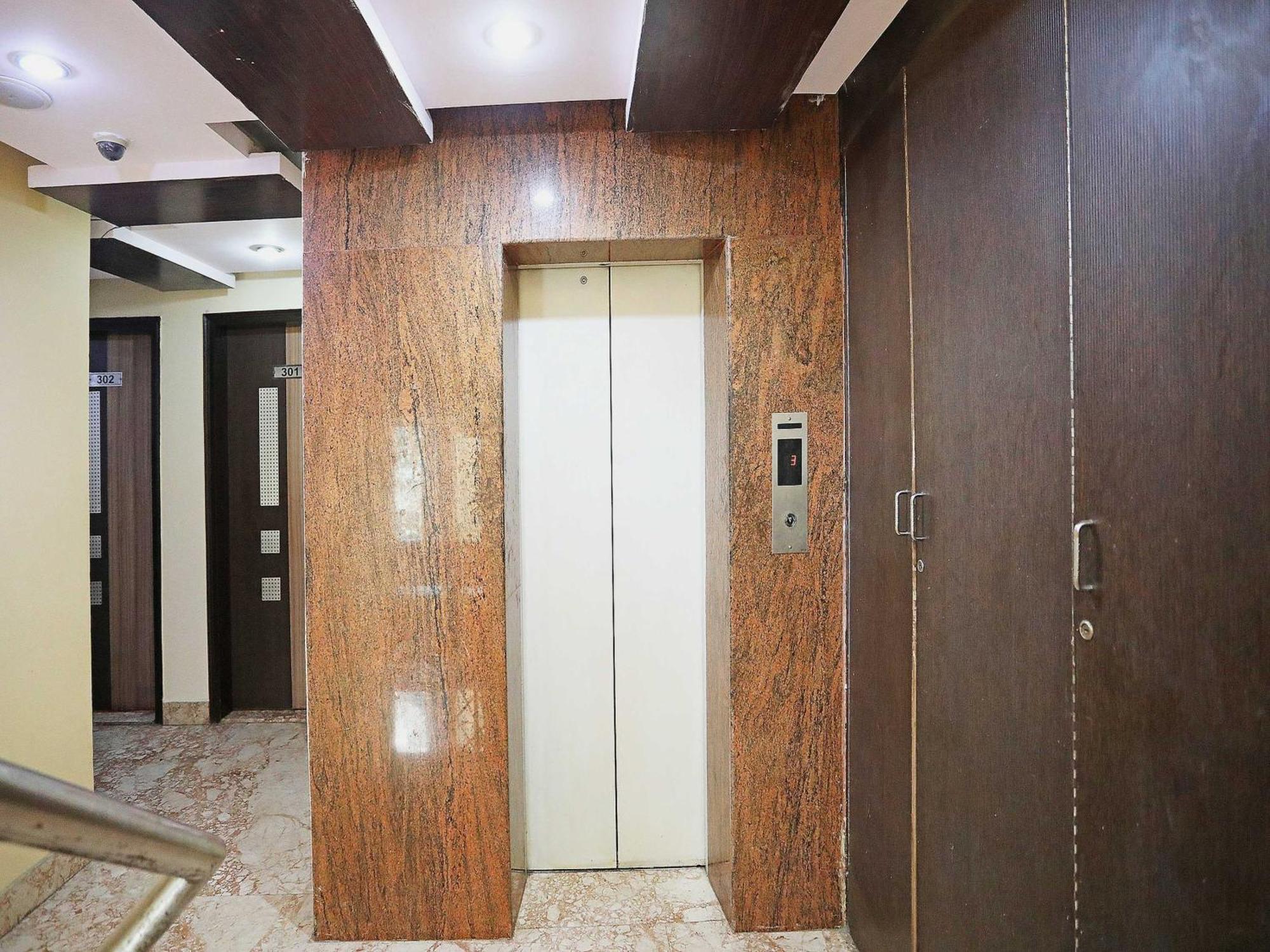 Oyo Hotel Vedas Heritage Delhi  Bagian luar foto