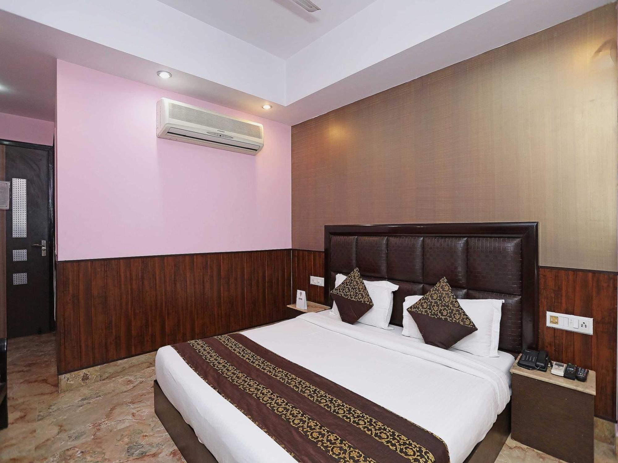 Oyo Hotel Vedas Heritage Delhi  Bagian luar foto