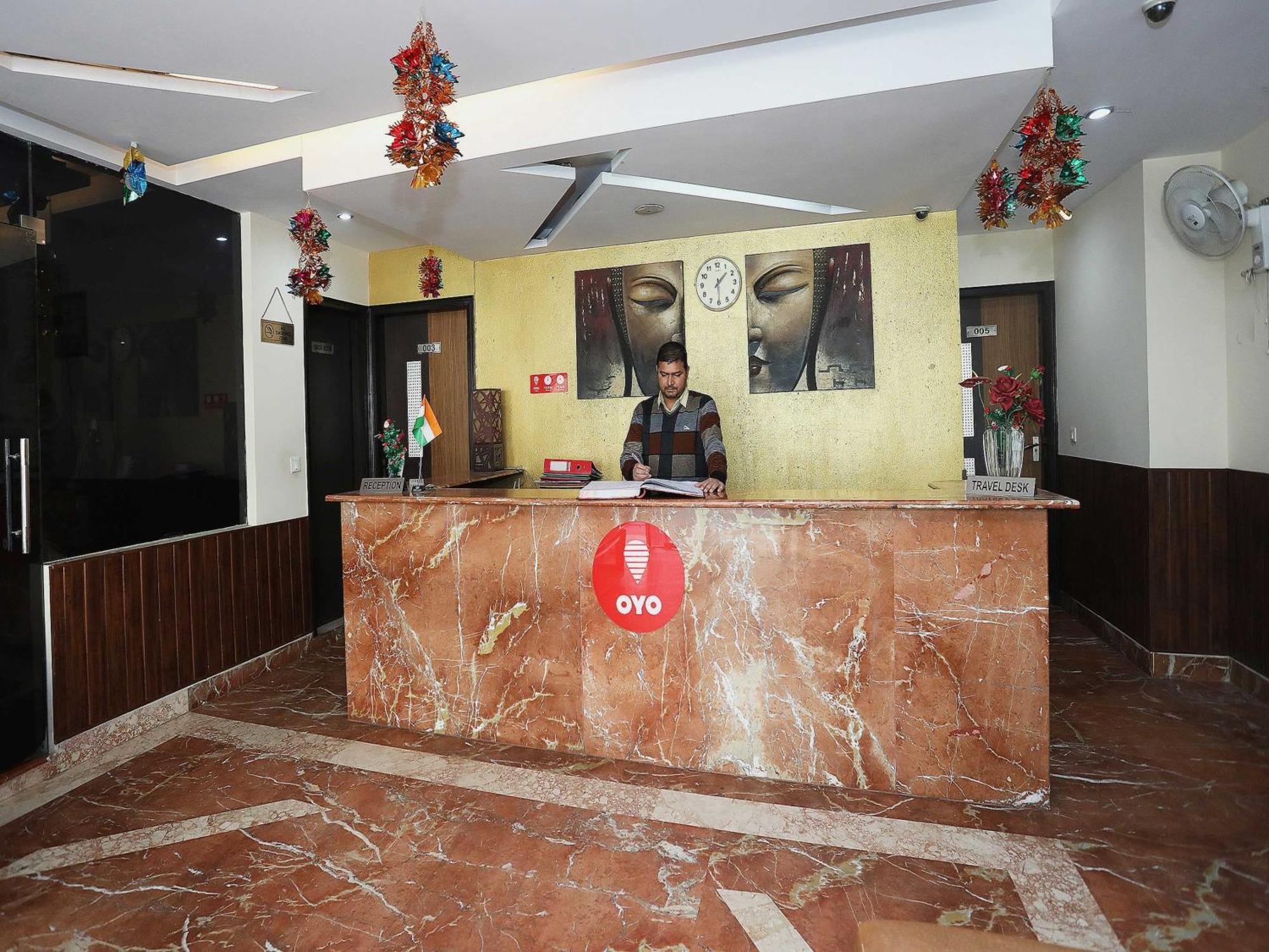 Oyo Hotel Vedas Heritage Delhi  Bagian luar foto