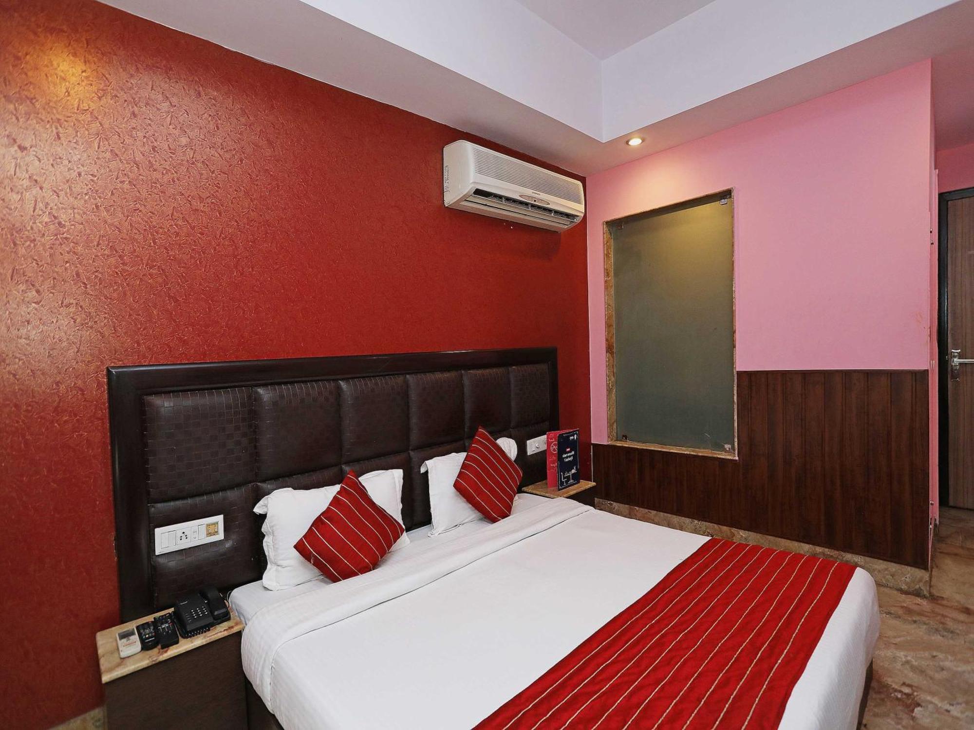 Oyo Hotel Vedas Heritage Delhi  Bagian luar foto