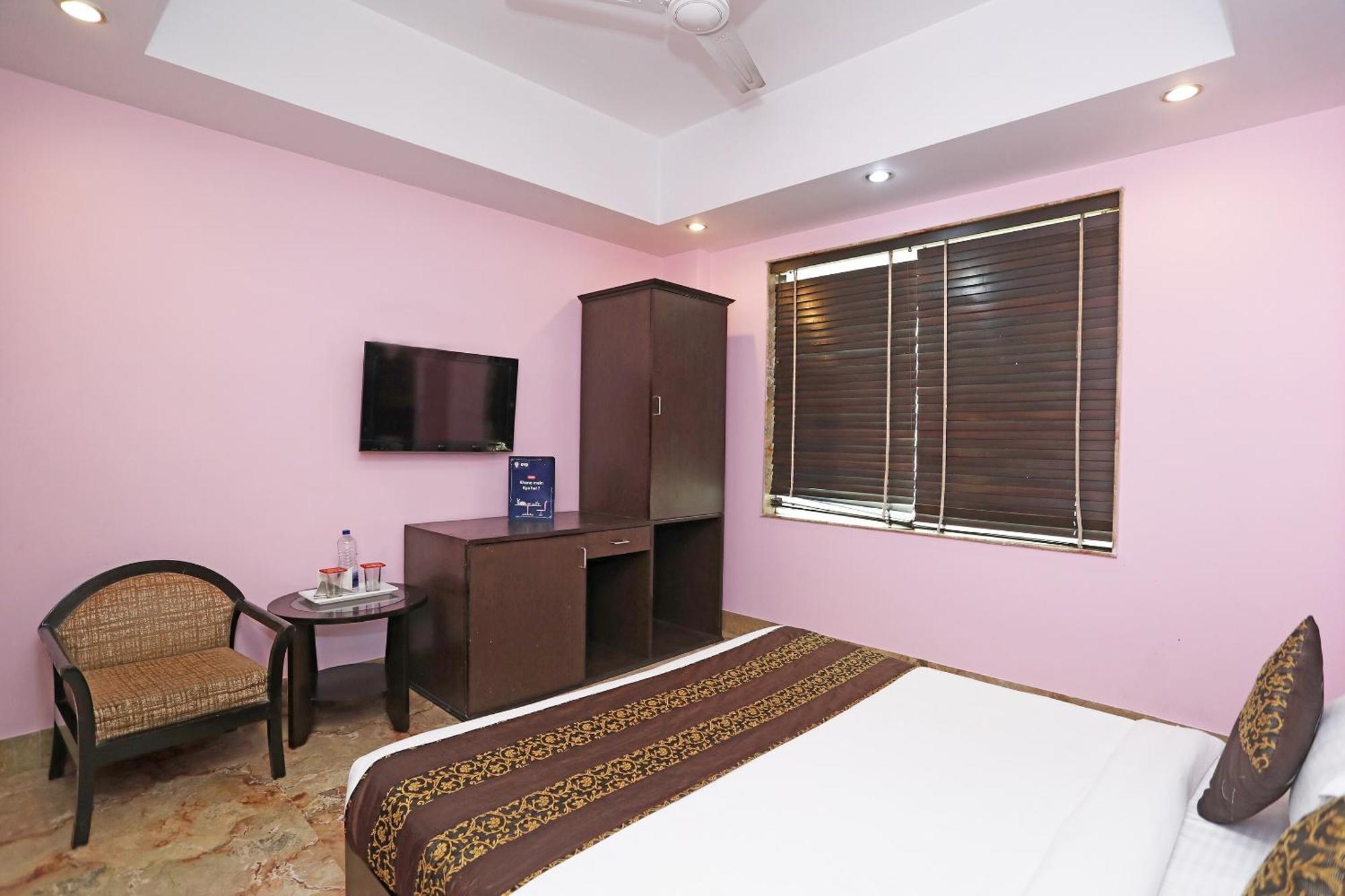 Oyo Hotel Vedas Heritage Delhi  Bagian luar foto