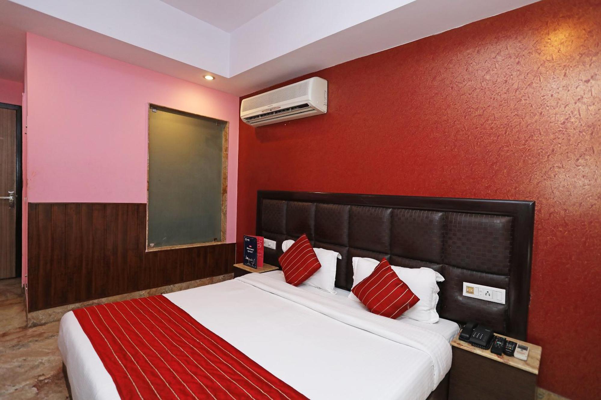 Oyo Hotel Vedas Heritage Delhi  Bagian luar foto