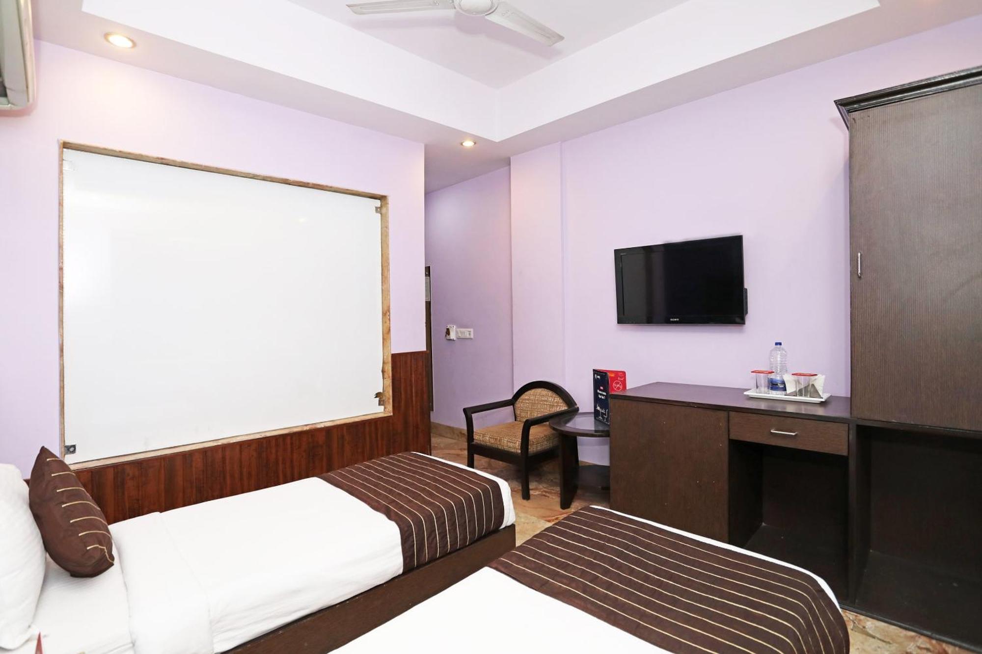 Oyo Hotel Vedas Heritage Delhi  Bagian luar foto